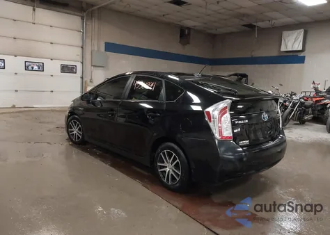 2015 Toyota Prius Three z USA, uszkodzony, nr VIN JTDKN3DU7F0452478